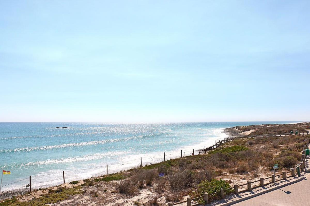 Eden On The Bay 118 By Hostagents Apartment Bloubergstrand Exterior foto