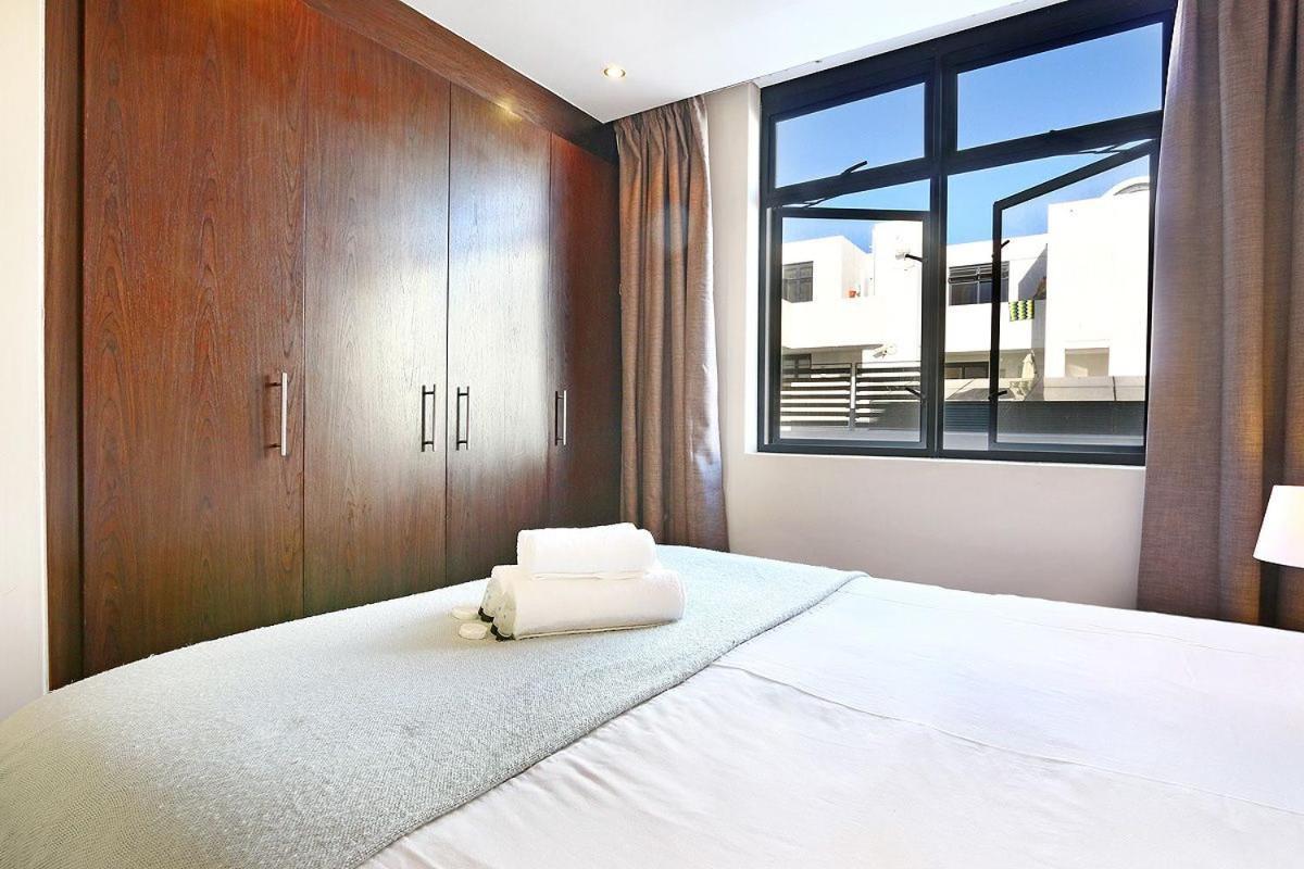 Eden On The Bay 118 By Hostagents Apartment Bloubergstrand Exterior foto